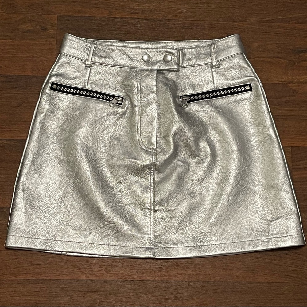 Jolie & Joy Silver Faux Leather Mini Skirt Small